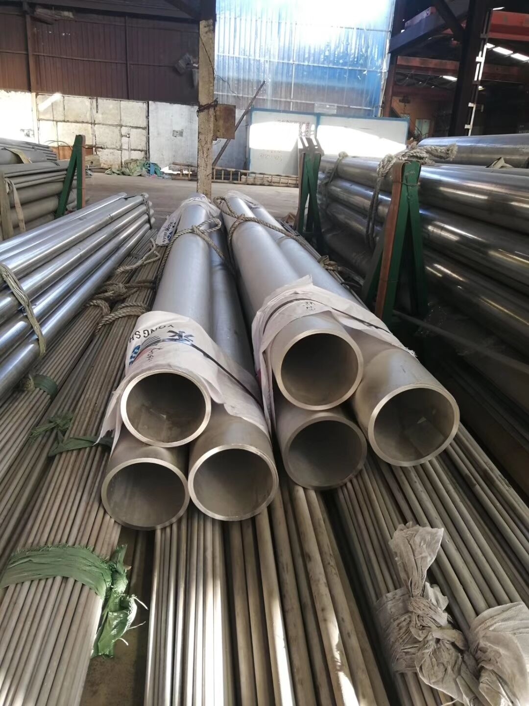 不銹鋼管材 無縫與焊管的區別及浙江百勝鋼業產品中心概覽